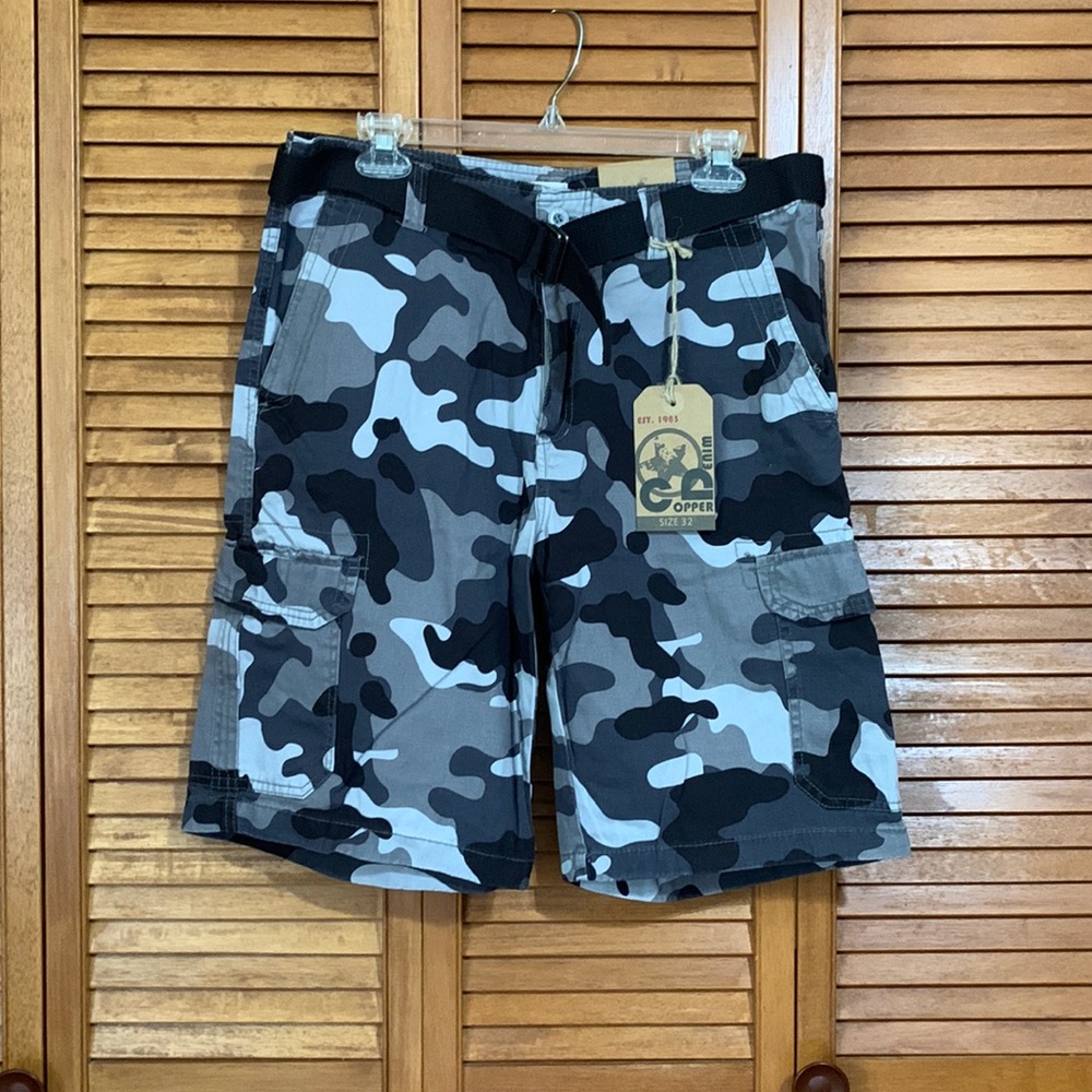 Men’s camo cargo shorts